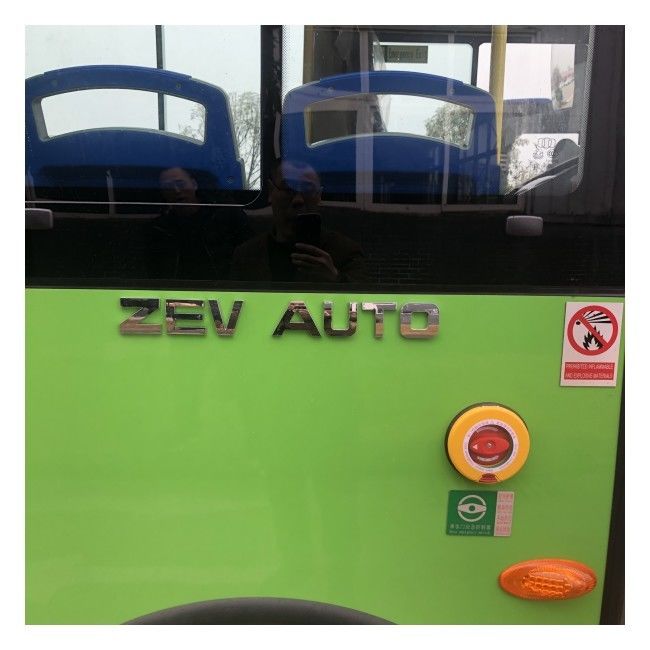 El E-autobús eléctrico puro del autobús de LHD los 6.6m con el piso cubre la carga de destello
