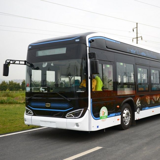 Autobús urbano eléctrico de 12 metros de piso bajo. Batería LFP de alta capacidad. Rango de 300 km. Solución de transporte público OEM.