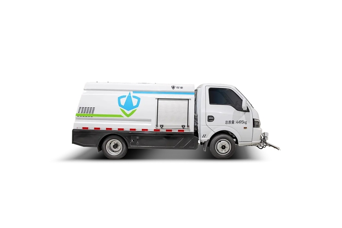 Sanitation Vehicles New Energy Type 4.5T Road Maintenance Vehicle