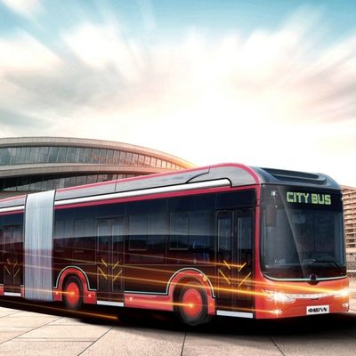 Autobús eléctrico de pasajeros Zev de 18 metros con 50 asientos y velocidad máxima de 69 km/h
